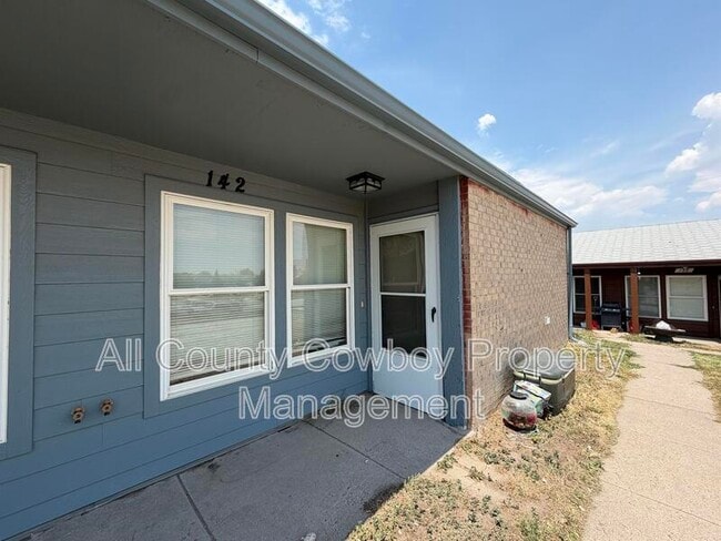 Photo - 142 S Cribbon Ave