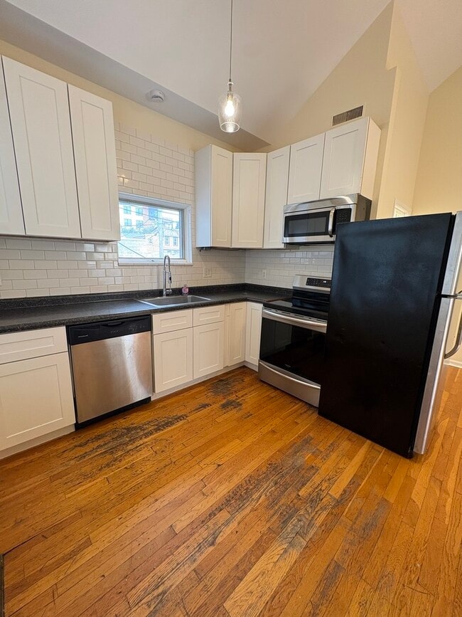 Photo - 712 W 17th St