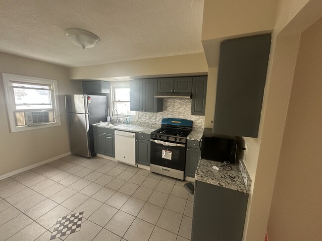 Photo - 726 Golden Ave