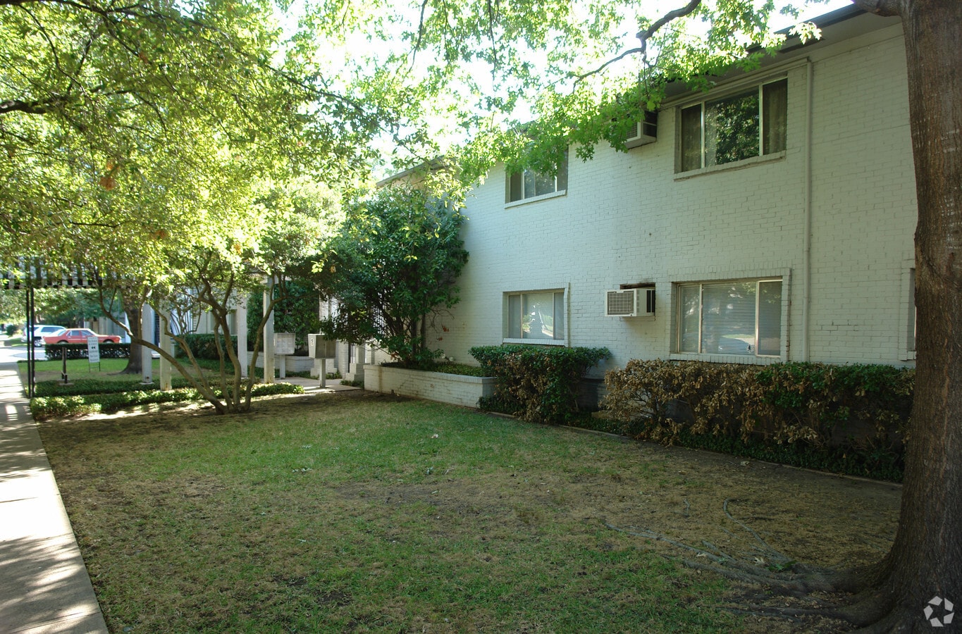 Photo - 4408-4412 Cole Ave Apartments