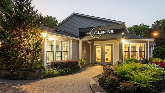 Photo - Eclipse Apartments