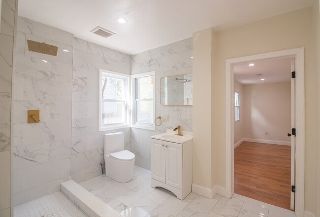 Photo - 187-189 Littleton Ave Unit #1