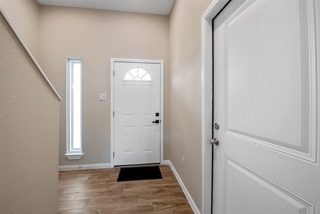 Photo - 7937 Richland Dr