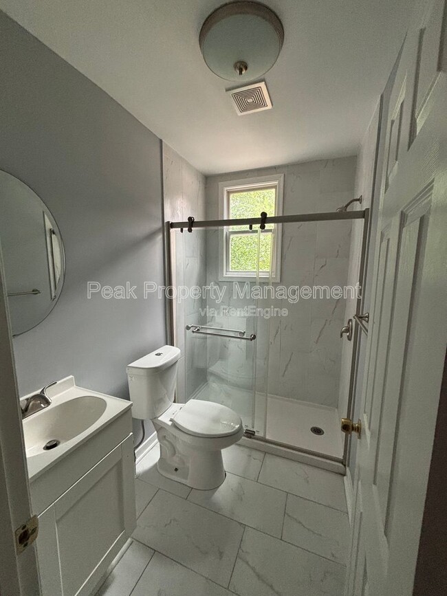 Photo - 2121 W Cary St Unit B