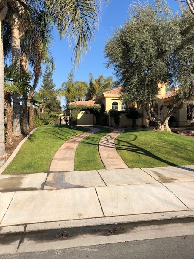 Photo - Executive Seven Oaks Grand Island MOVE IN ... House