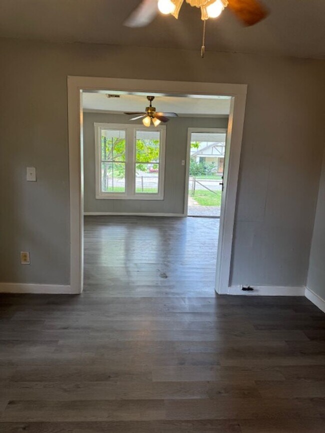 Photo - 2 bedroom 1 bath home close to downtown