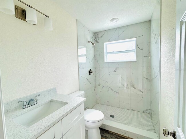 Photo - 9805 N Myrtle St