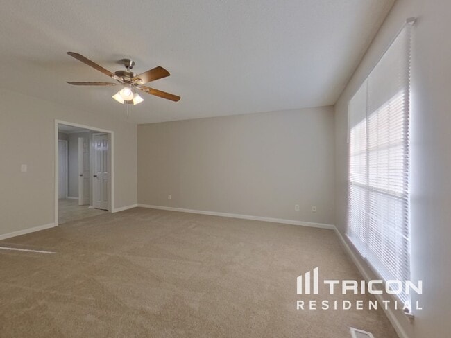 Photo - 40 Knight Dr W