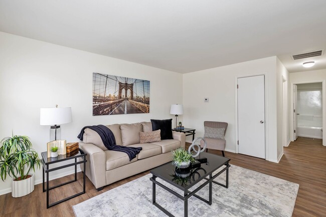 2213-2215 Fairfax Road