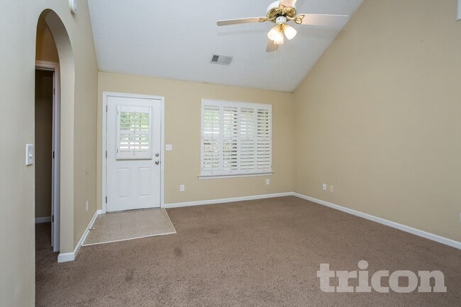 Photo - 233 Misty Ridge Trail