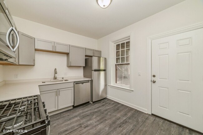 Photo - 2803 - 2813 Belleview Apartments