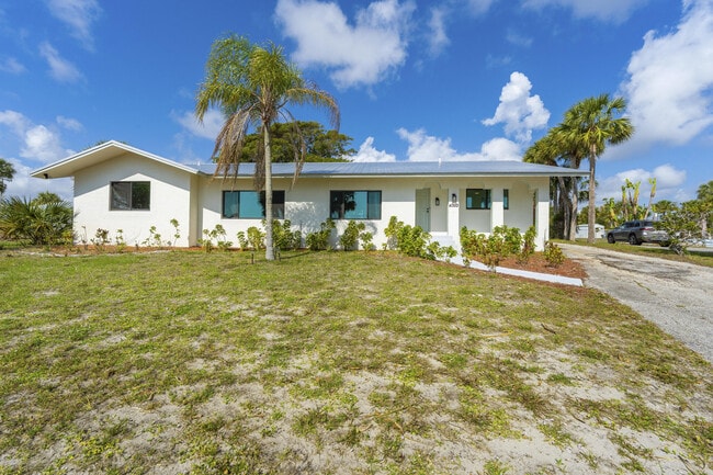 Building Photo - 4003 S Indian River Dr