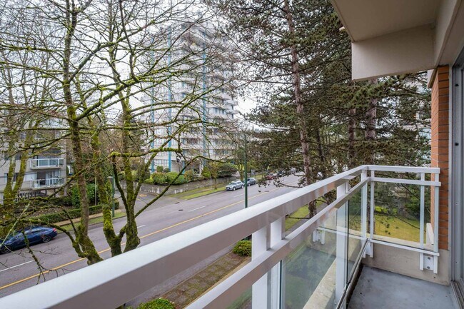 Bellevue Towers - Bellevue Towers