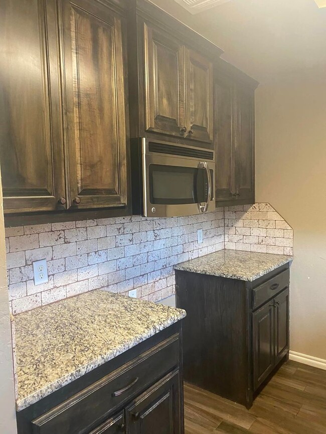 Photo - 6601 NW Denver Ave Unit B