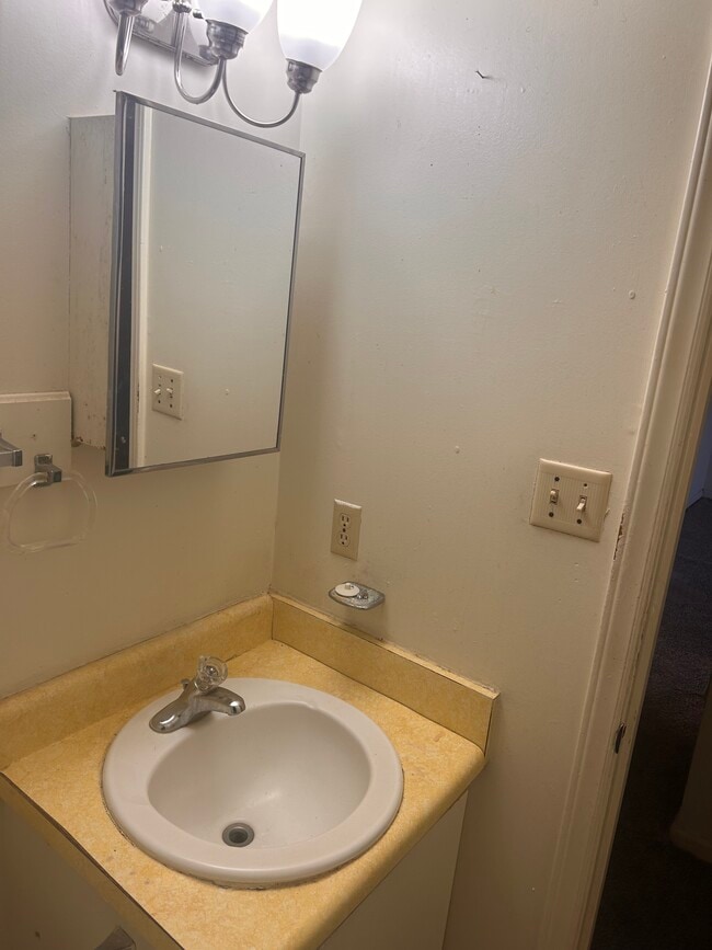 Photo - 169 W Paces Dr