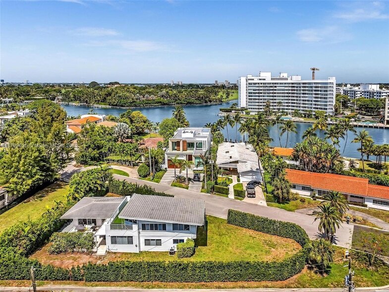 Photo - 9257 Bay Dr