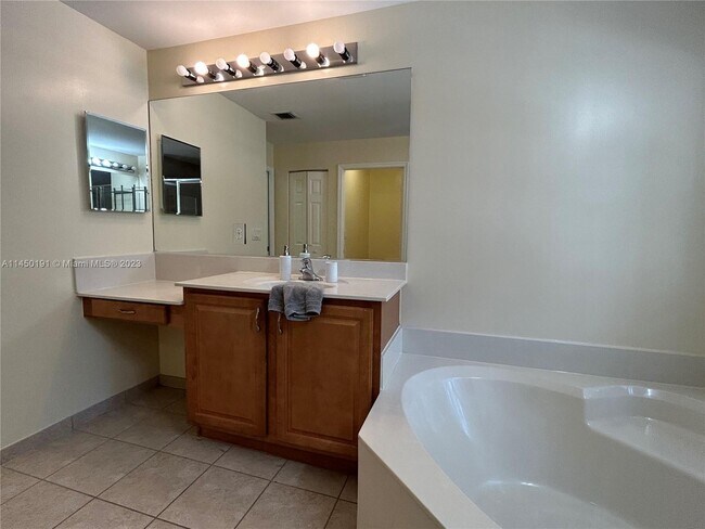 Photo - 7828 Parsons Pine Dr