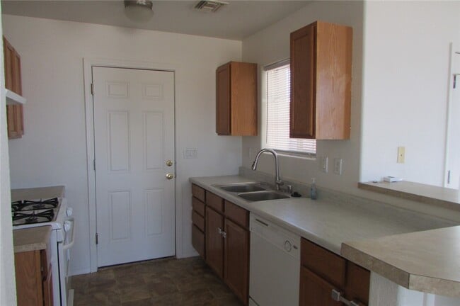 Photo - 1523 Ilona Dr