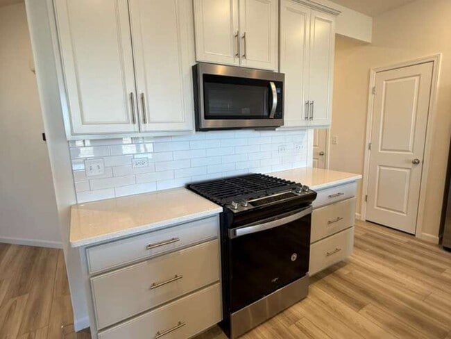 Photo - 672 Switchgrass Wy Unit 58005