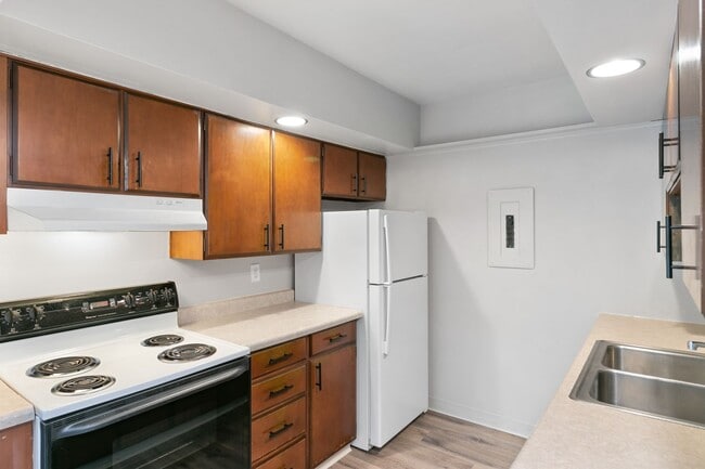 Photo - Cherry Grove Apartments (Cherry Grove 44 LLC)