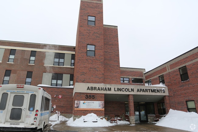 Photo - Abraham Lincoln Apartments