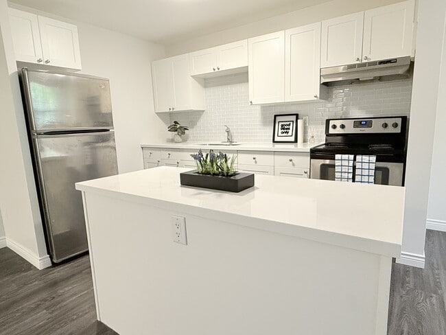 Building Photo - 20 Bradmon Dr Unit 109