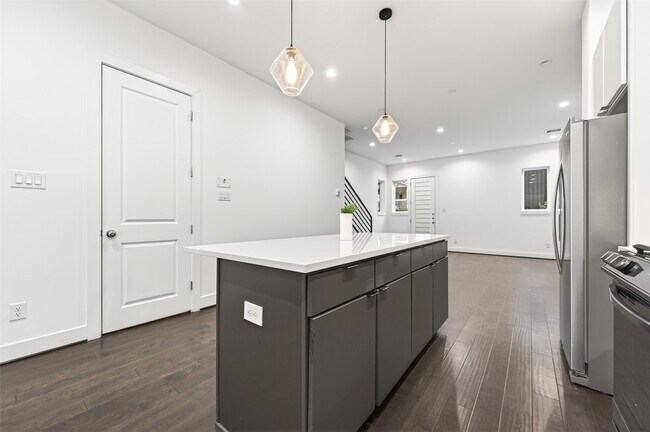 Photo - 5841 Dolores St