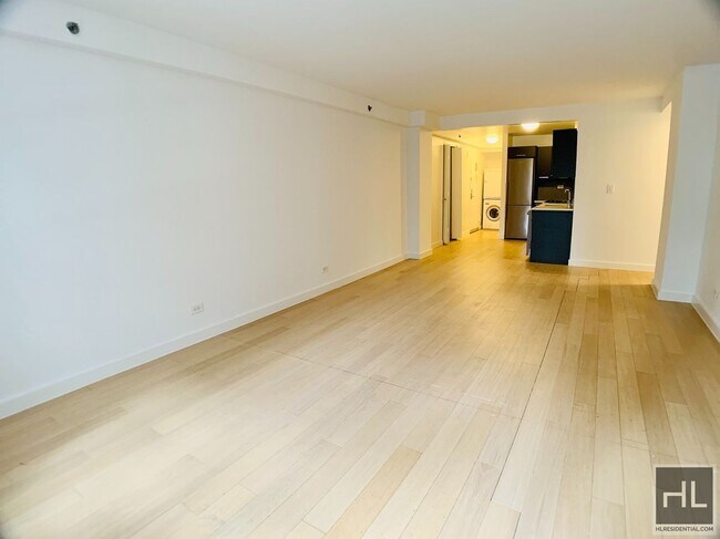 Photo - East 39th Street Unit 13D