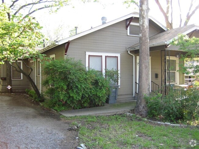 Building Photo - 709 E 45th St Rental