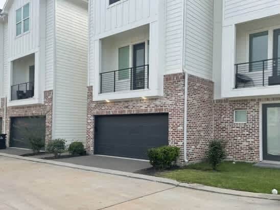 Photo - 719 Wilshire Brook Ln