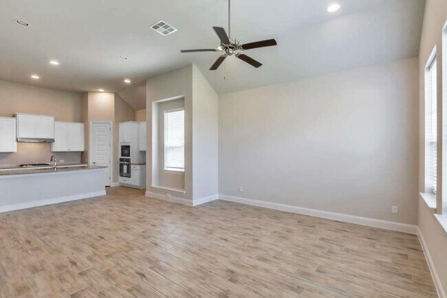 Photo - 2208 Bell Mare Vw