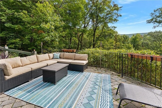 Photo - 13 Kings Point Ln