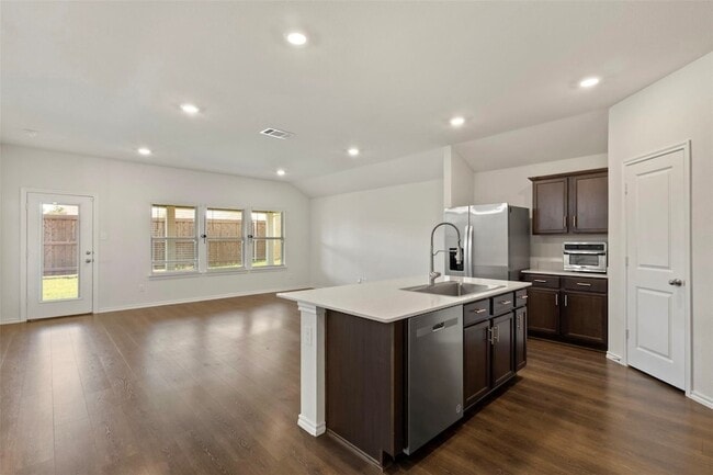 11129 Pond View Ct