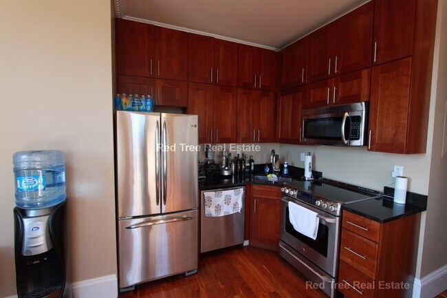 Building Photo - 483 Beacon St Unit 1 Rental
