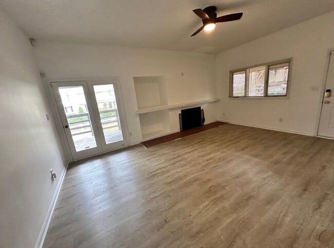 Building Photo - 1831 J Julian Ln Unit E