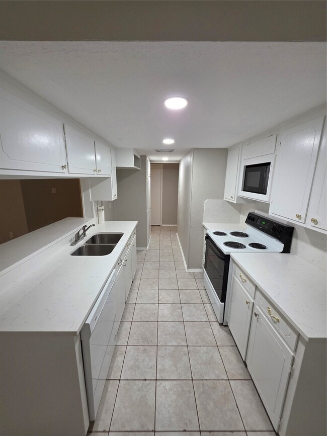 Photo - 419 Gleneagles Dr