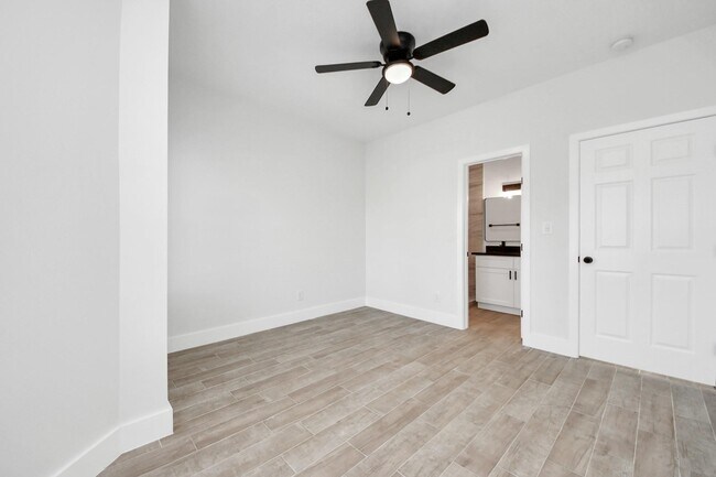 Photo - 8015 Elbert St
