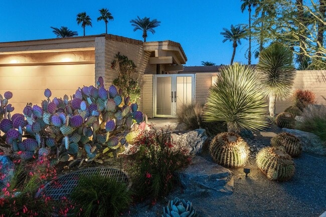 Desert Horizons Country Club, Indian Wells. - Desert Horizons Country Club, Indian Wells. House