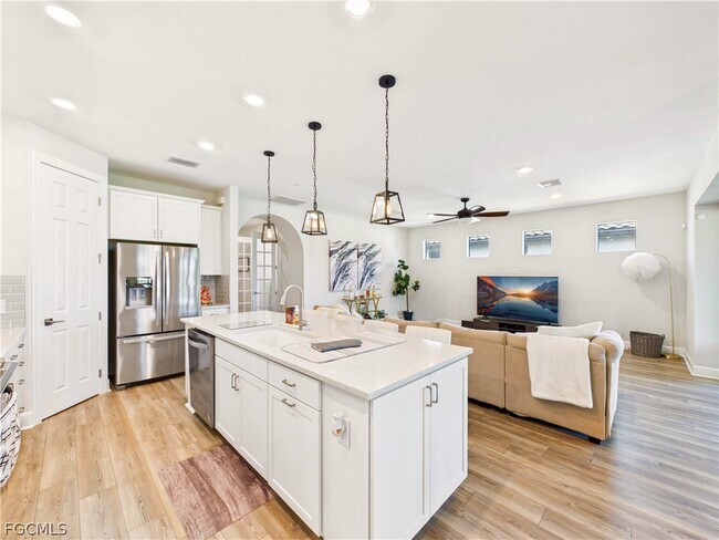 Photo - 19563 Utopia Ln