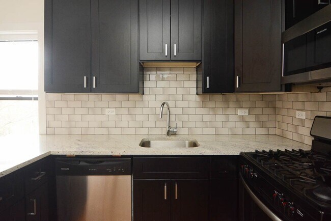 Photo - 2206 W Eastwood Ave Unit E4