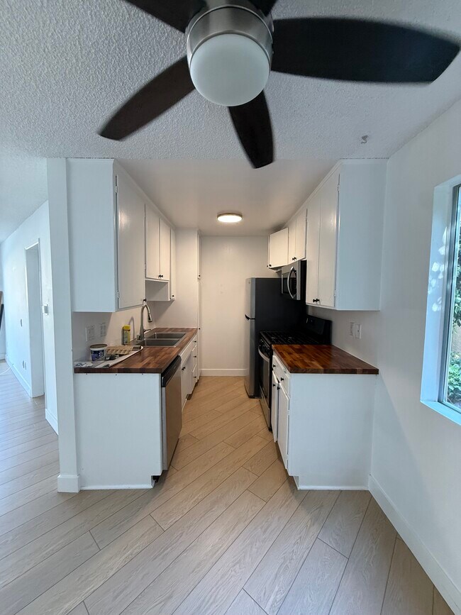 1218 McClellan Dr Unit 108