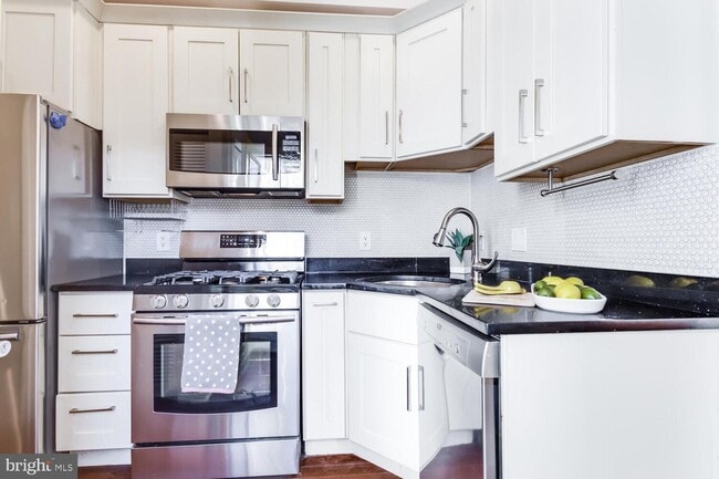 Photo - 30 Hanover Pl NW Unit 1