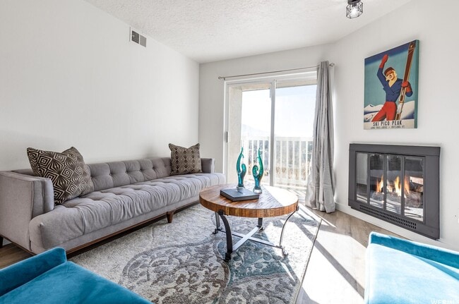 Building Photo - 5614 Meadow Ln Unit #224 Rental
