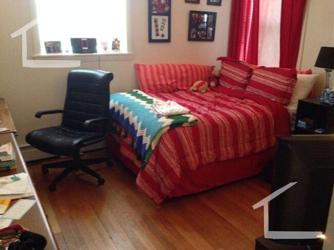 Photo - Great 2 bed AVAILABLE NOW!