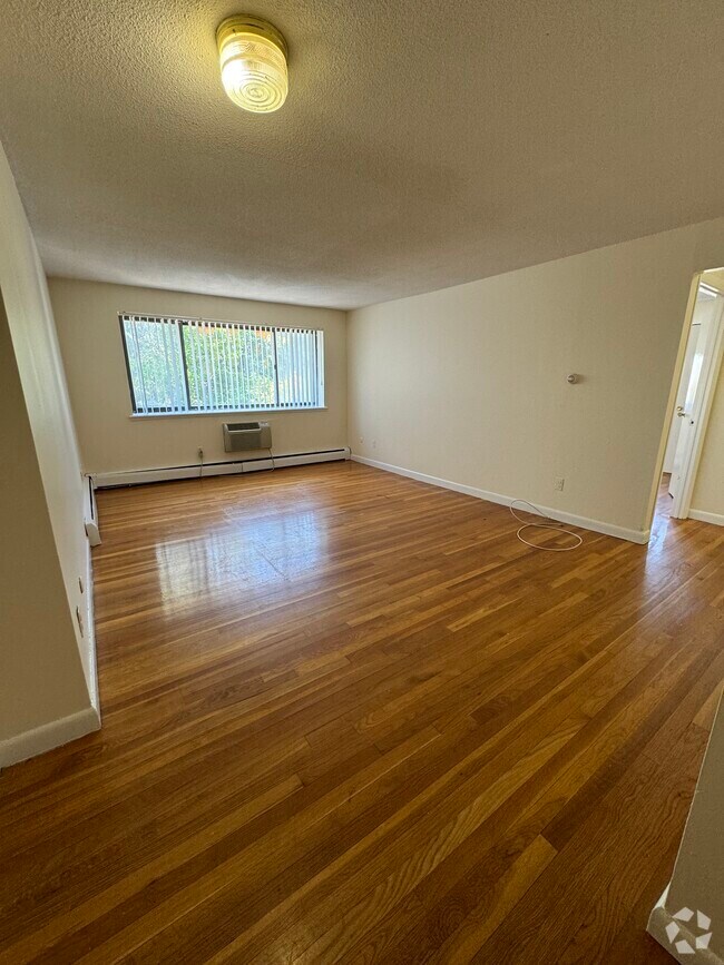 Building Photo - 116 Dustin St Unit 34 Rental