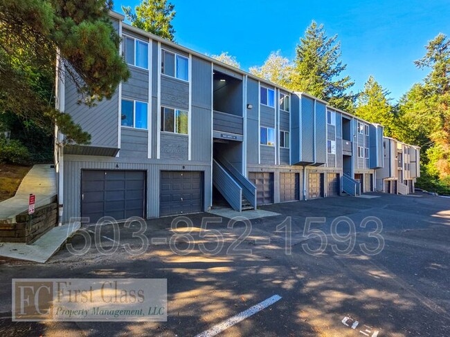 Building Photo - 3602 SW Beaverton Hillsdale Hwy Unit 2