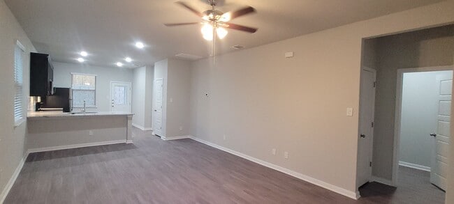 Photo - Gorgeous 3/2.5 on cul-de-sac in Cibolo with primary bedroom downstairs.