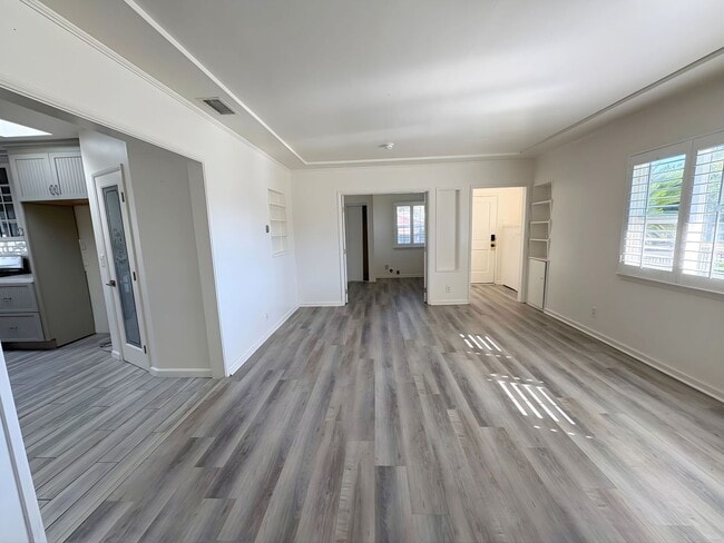 Photo - 587 E Arrow Hwy Unidad 587 E. Arrow Hwy