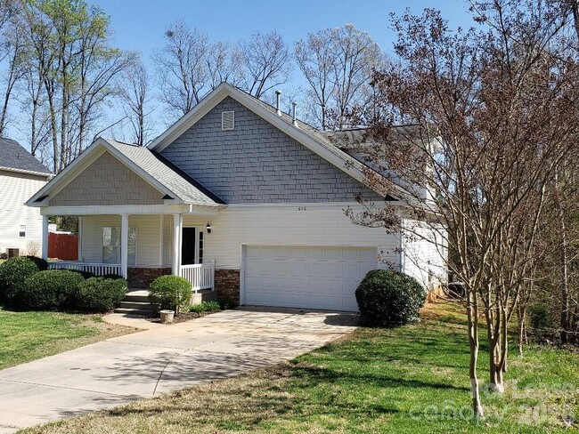 Photo - 626 Neal Dr