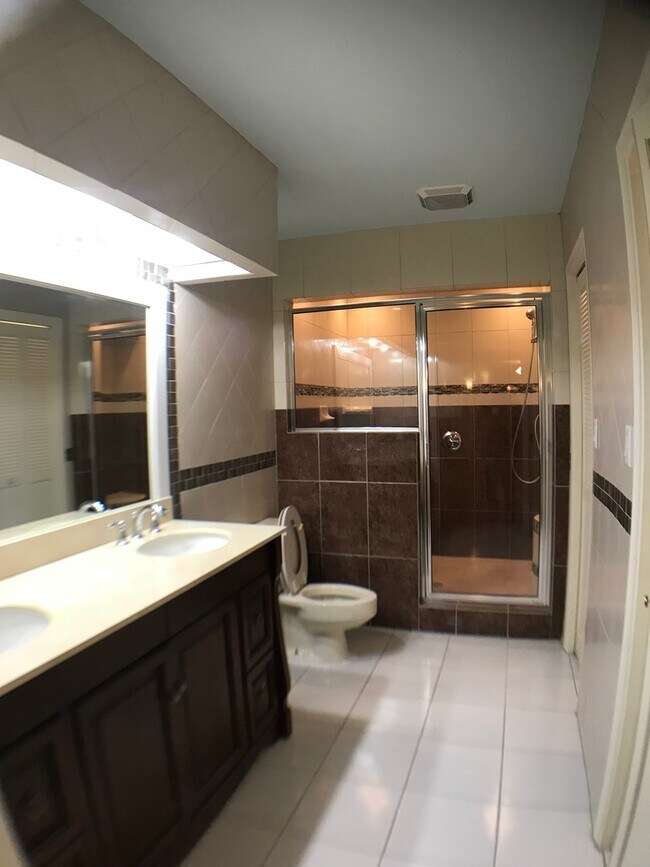 Photo - Spacious Townhouse in a Great Location!!